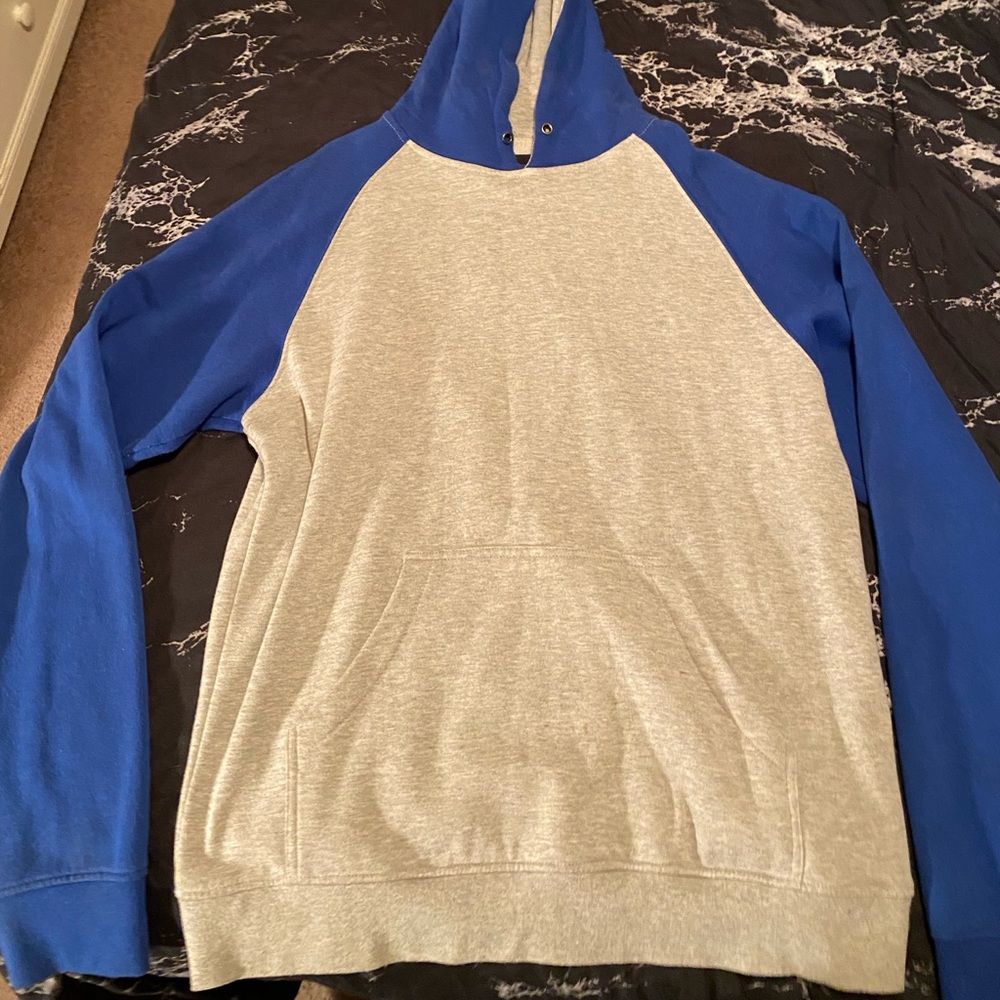 Zine blank sweater